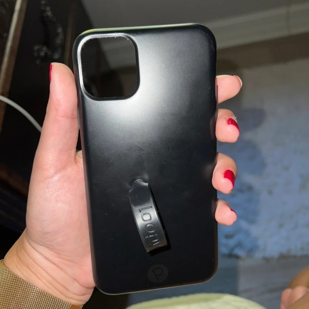 LOOPY Black iPhone 11 Pro Max Case